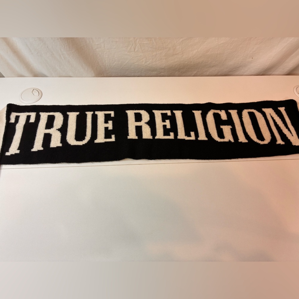 True Religion Gray and Cream Knit Accessory